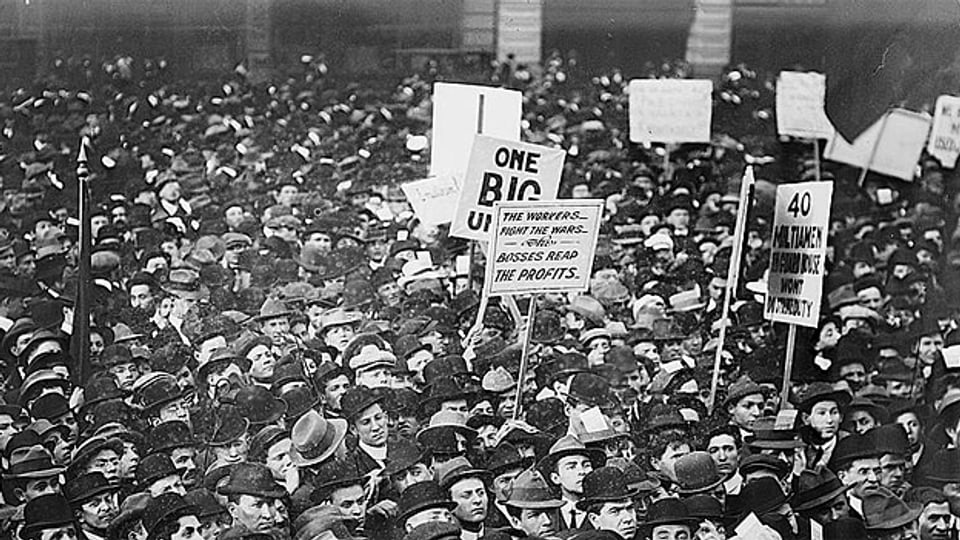 Sozialisten am Union Square in New York, 1. Mai 1912.
