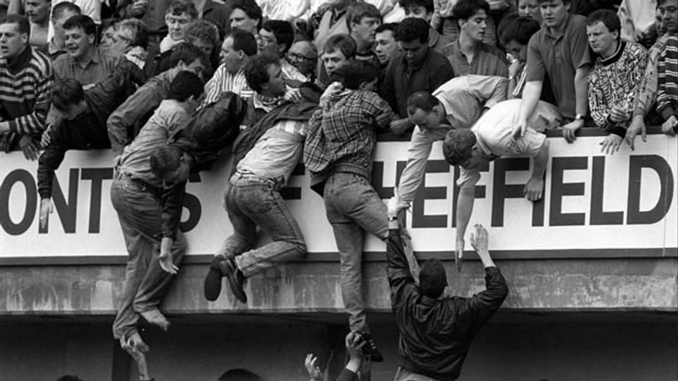 Bei der Massenpanik in einem Fussballstadion in Hillsborough verloren im Jahr 1989 96 Fussballfans ihr Leben.