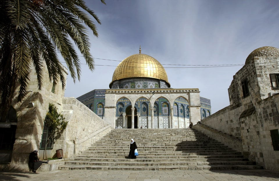 Wer pflegt den Felsendom mit dem goldenen Dach und die Al-Aqsa-Moschee?