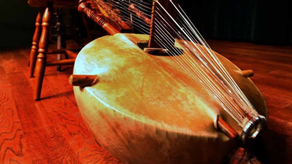Die Kora: ein afrikanisches Instrument. Wie spielt man sie?