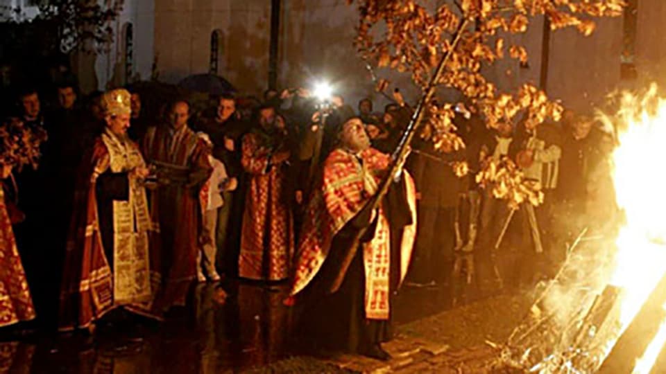 Das Ritual «Badnjak», Belgrad am 6. Januar 2010.