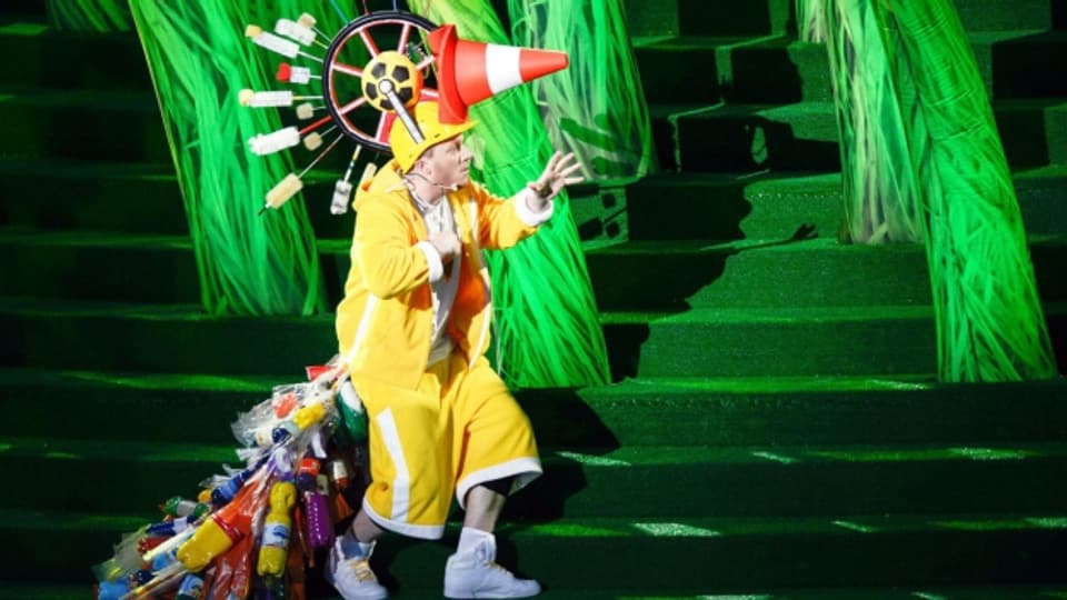 Der Bariton Daniel Schmutzhard als Papageno an den Bregenzer Festspielen.