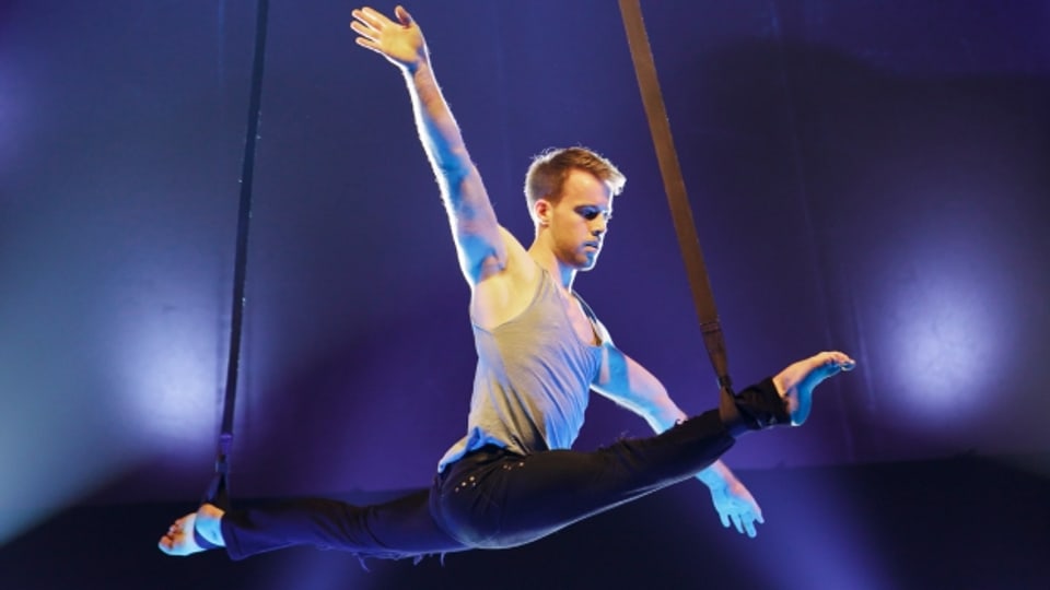 Als sei es ein leichtes: Jason Brügger am Circusfestival «Young Stage».
