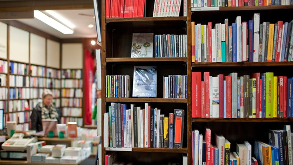 Immer weniger Verlage sind bereit, Schweizer Literatur übersetzt auf den Markt zu bringen.