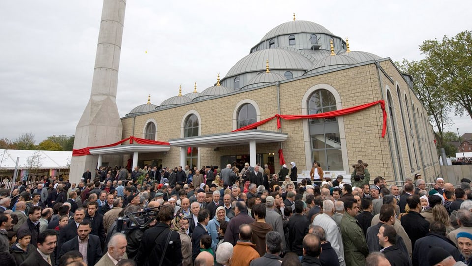 Oktober 2008: In Duisburg wird die grösste Moschee Deutschlands eröffnet.