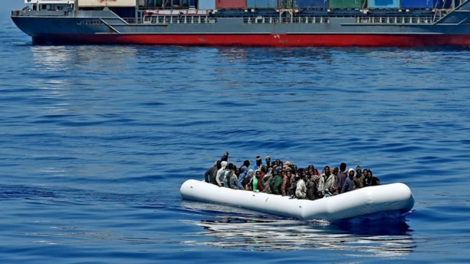 Vielen Menschen wollen beim Flüchtlingselend im Mittelmeer nicht hilflos zuschauen.