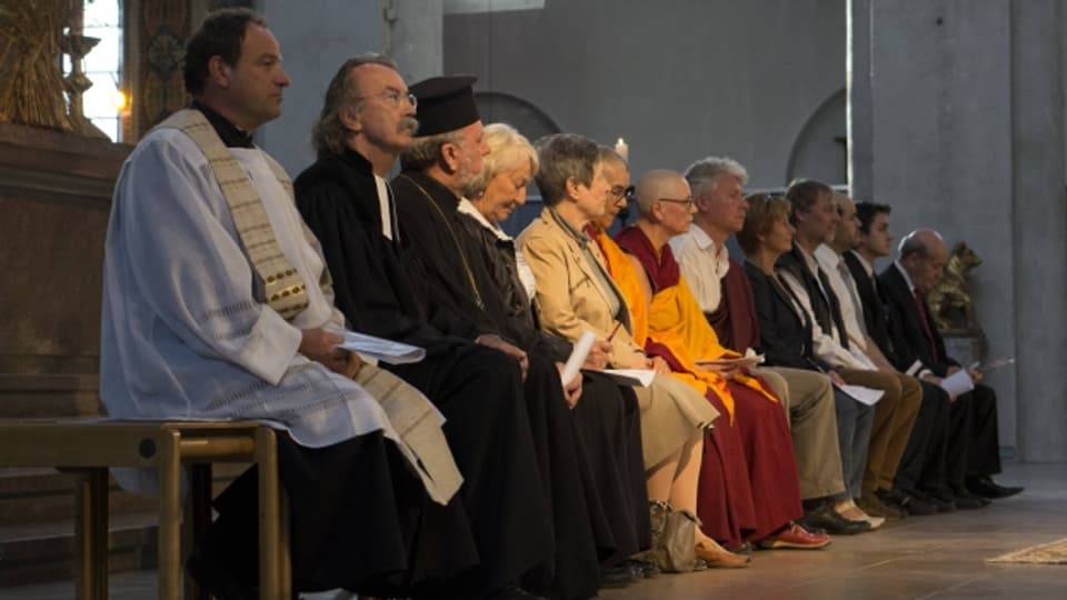 Interreligiöses Gebet in einer Kirche in München