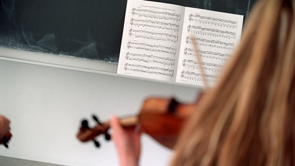 Trotz Musikförderungsartikel soll Musik in Basel ab der 8. Klasse bald kein Pflichtfach mehr sein.