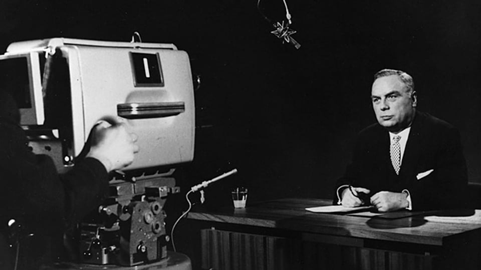 Intendant Karl Holzamer haelt am 1. April 1963, um 19.30 Uhr , eine Ansprache zum Start des Programms der Länderanstalt Zweites Deutsches Fernsehen (ZDF).