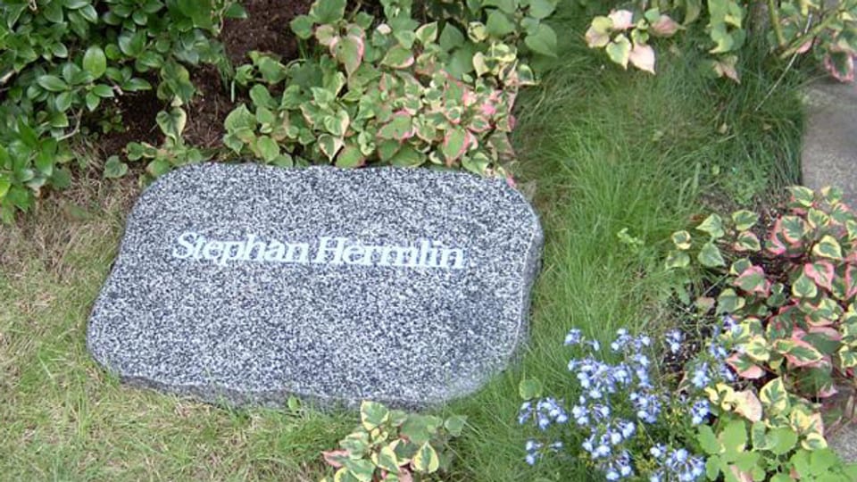 An Stephan Hermlins Beerdigung vor rund sechs Jahren las Dichterkollege Volker Braun am offenen Grab dessen "Sonett" von 1956.
