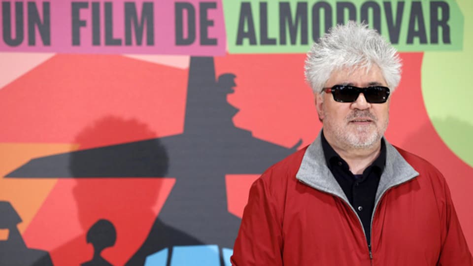 Pedro Almodóvars neuer Film «Los Amantes Pasajeros» spielt hoch über den Wolken.