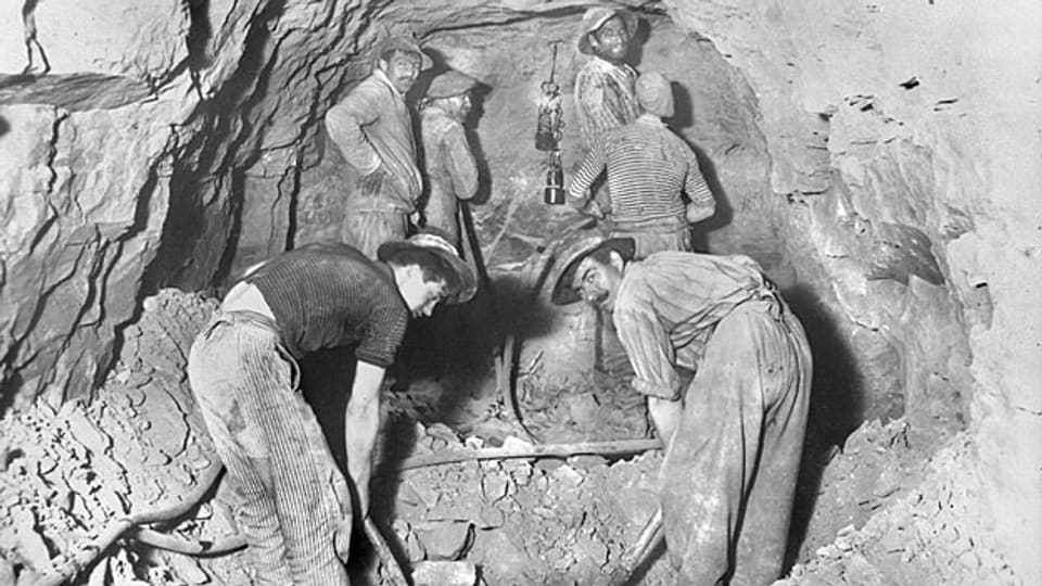 Arbeiter am Tunnelbau in Tecknau