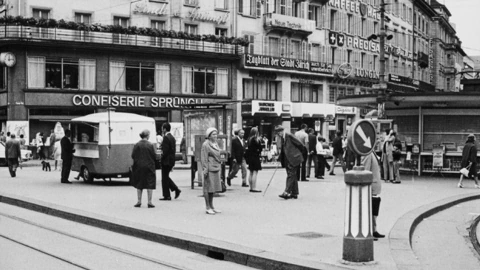 Der Paradeplatz in Zürich um 1960.