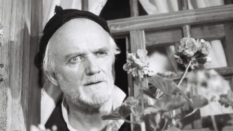 Emil Hegetschweiler als Joggeli im Film «Ueli der Pächter» von Franz Schnyder aus dem Jahr 1955.