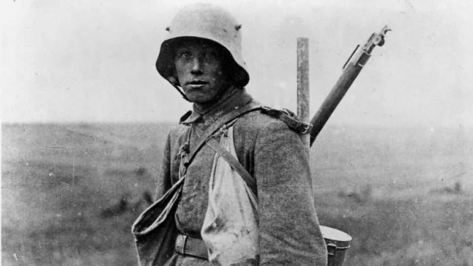 Deutscher Soldat an der Westfront, Stoss- bzw. Sturmtruppler mit einem Karabiner 98a-Gewehr.