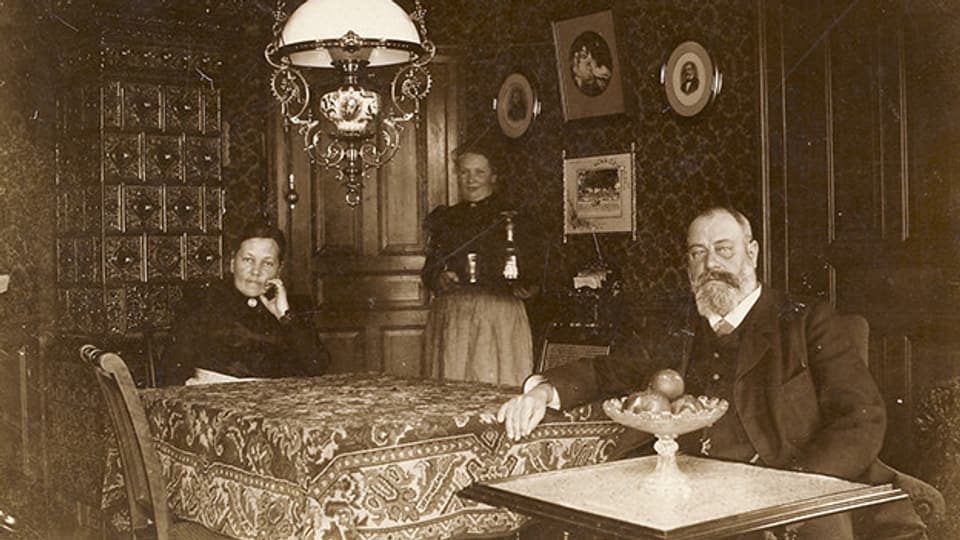 Ehepaar mit Köchin zu Gottfried Kellers Zeiten (1899).
