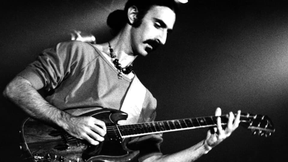 Frank Zappa lästerte gerne über Jazz. Doch ganz ohne Jazzeinfluss war auch seine Musik nicht.
