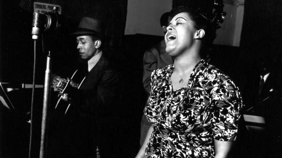 Jazz als Protest: Billie Holiday performt "Strange Fruits" bei einer Studioaufnahme im April 1939