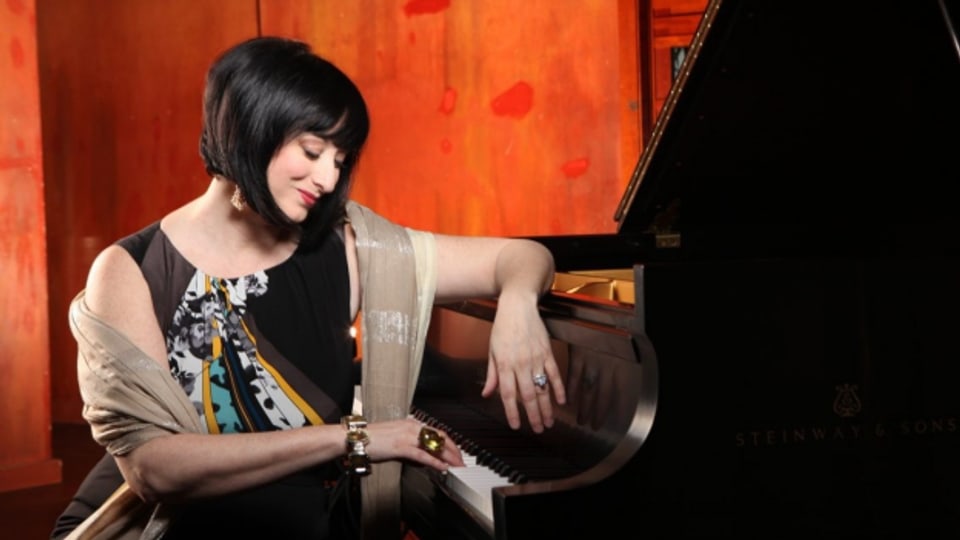 Sie beweist sich im Jazzgeschäft: die Pianistin Renee Rosnes.