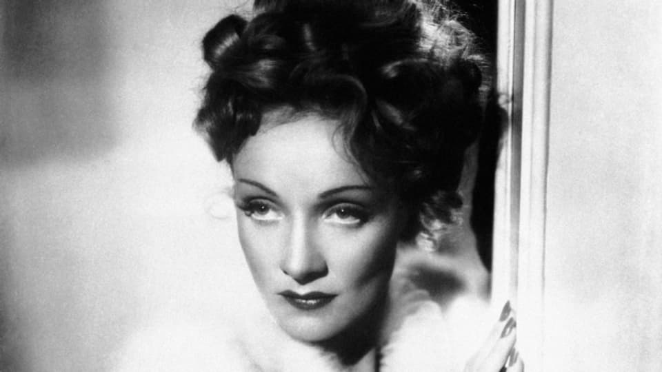 Auch 25 Jahre nachdem Marlene Dietrich in ihrer Pariser Wohnung starb, lebt sie in ihren Filmen und in Liedern weiter.