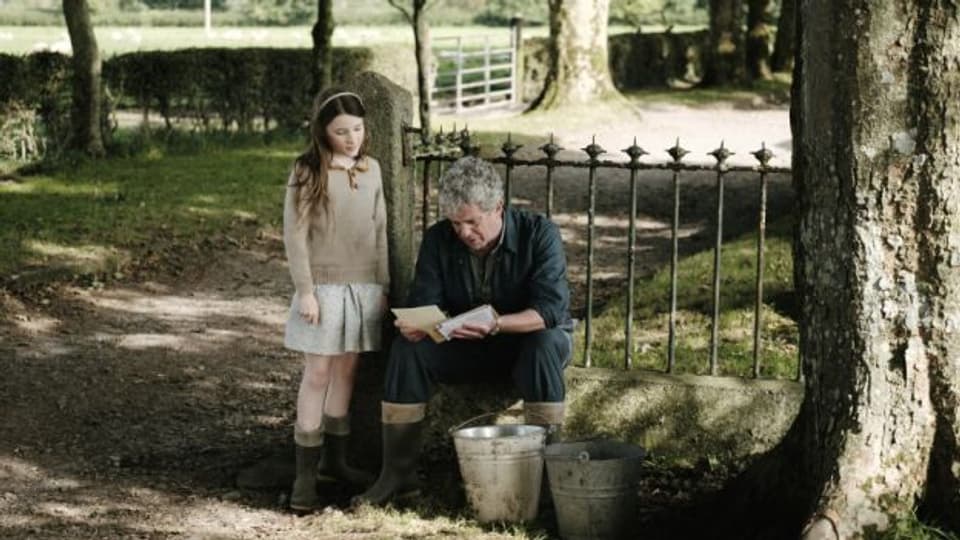 Catherine Clinch und Andrew Bennett in « An Cailín Ciúin – The Quiet Girl» von Colm Bairéad