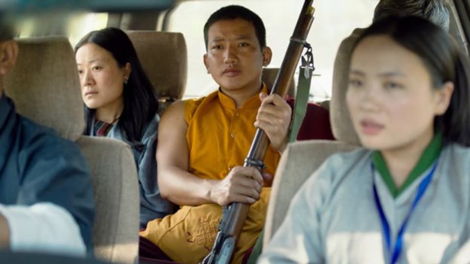 «The Monk And The Gun» von Pawo Choyning Dorji
