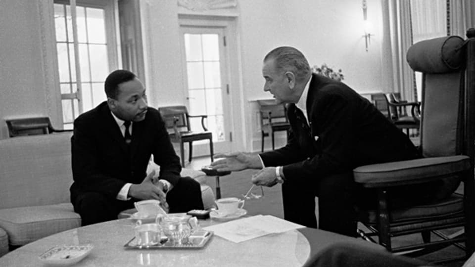 Martin Luther King 1963 im Gespräch mit Präsident Lyndon B. Johnson.