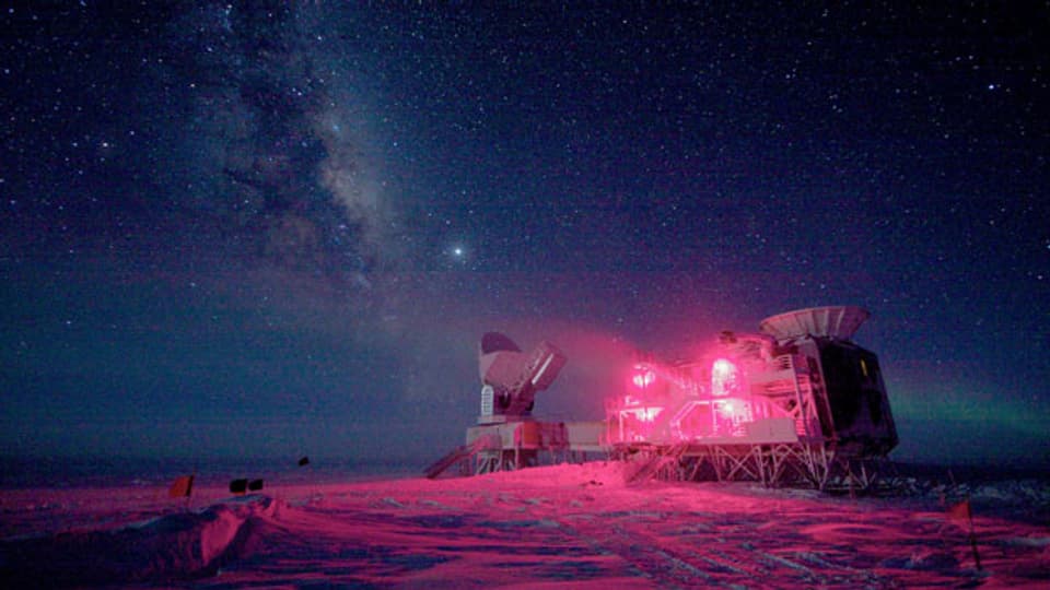 Teleskope auf der Amundsen-Scott Südpol-Station.