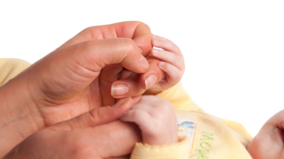 Sind Mütter aus sozial schwachen Familien eine Gefahr für ihre Neugeborenen?