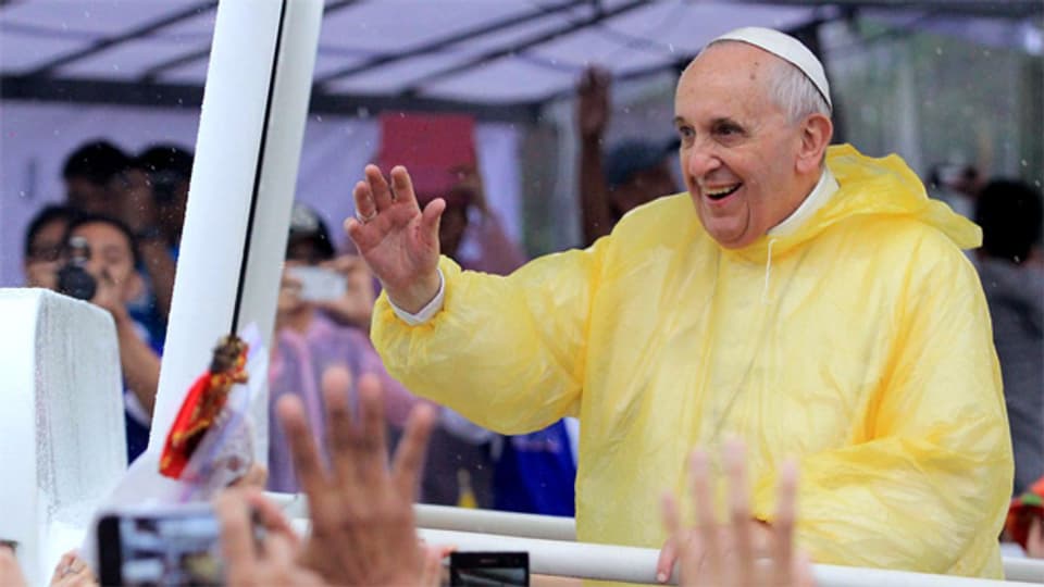 Papst Franziskus in seinem Papamobil in Manila, Januar 2015.