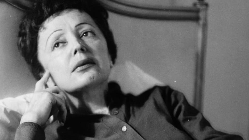 100 Jahre, und ihre Fans sind kein bisschen müde: Edith Piaf, 1959.