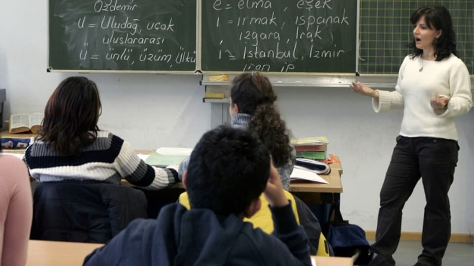 «Klubschule Import» kehrt die Lernhierarchie zwischen Asylsuchenden und Einheimischen um.