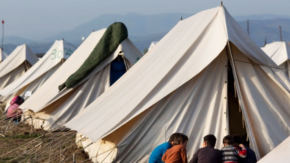 Ein Zelt – für Flüchtlinge widerwillen ein Zuhause auf Zeit