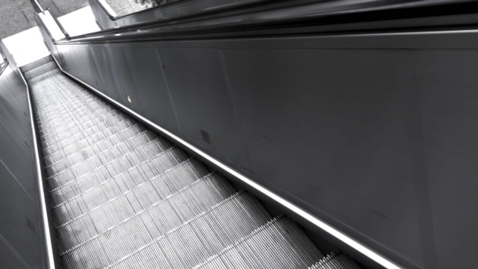 Eine Rolltreppe, die für viele nach unten fährt – so beschreibt Oliver Nachtwey «Die Abstiegsgesellschaft».