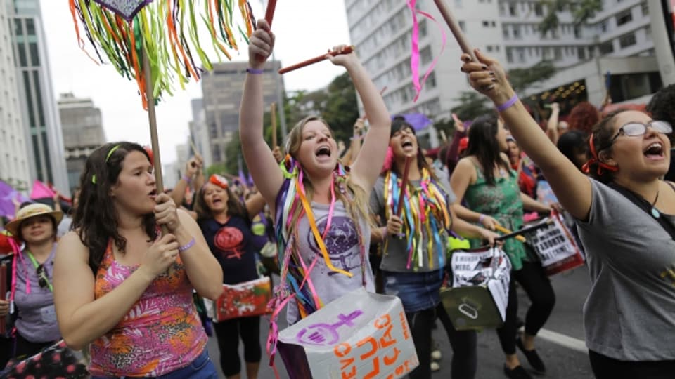 Frauen aus aller Welt nehmen am Weltfrauenmarsch in Sao Paulo, Brasilien, teil