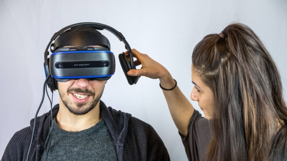 Dank Virtual Reality taucht man in fremde Welten und Identitäten ein.