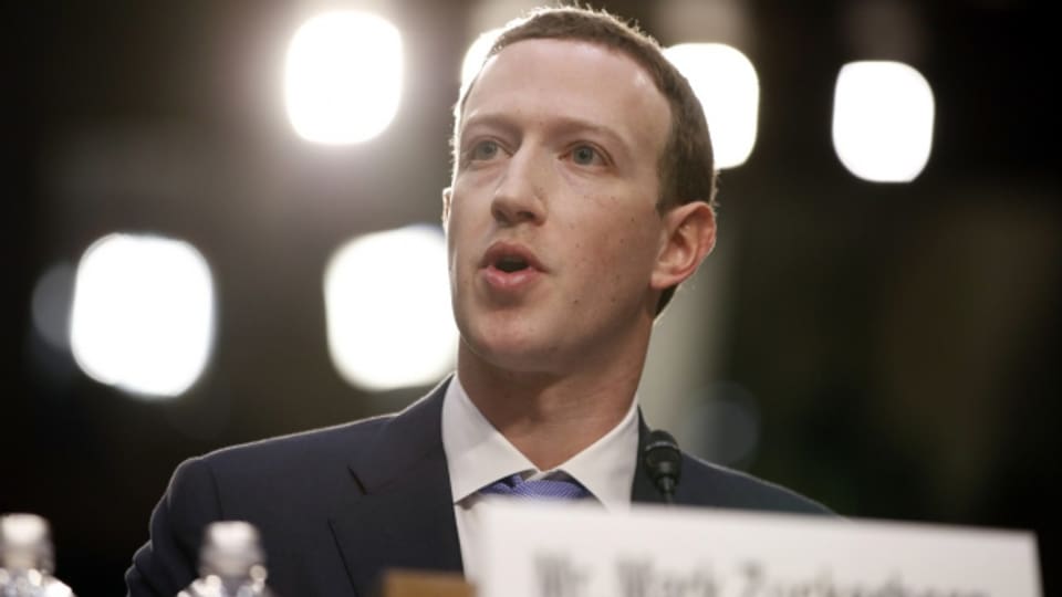 Mark Zuckerberg vor Gericht aufgrund des Facebook-Datenskandals