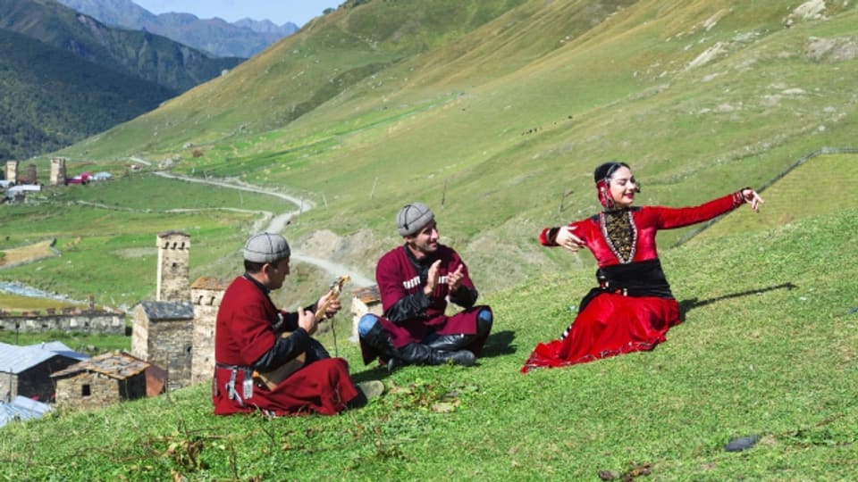 In der Schweiz finden jährlich mehrere Sing-Wochen und Workshops mit georgischem Singen statt.