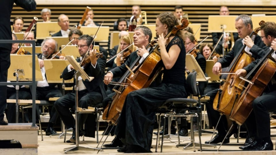 150 Jahre Tonhalle-Gesellschaft und Tonhalle-Orchester Zürich feiert man dieser Tage in Zürich.