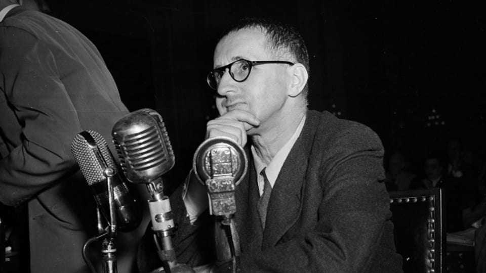 Bereits zu seiner Zeit Meister der Verfremdung: Brecht in den USA, 1947.