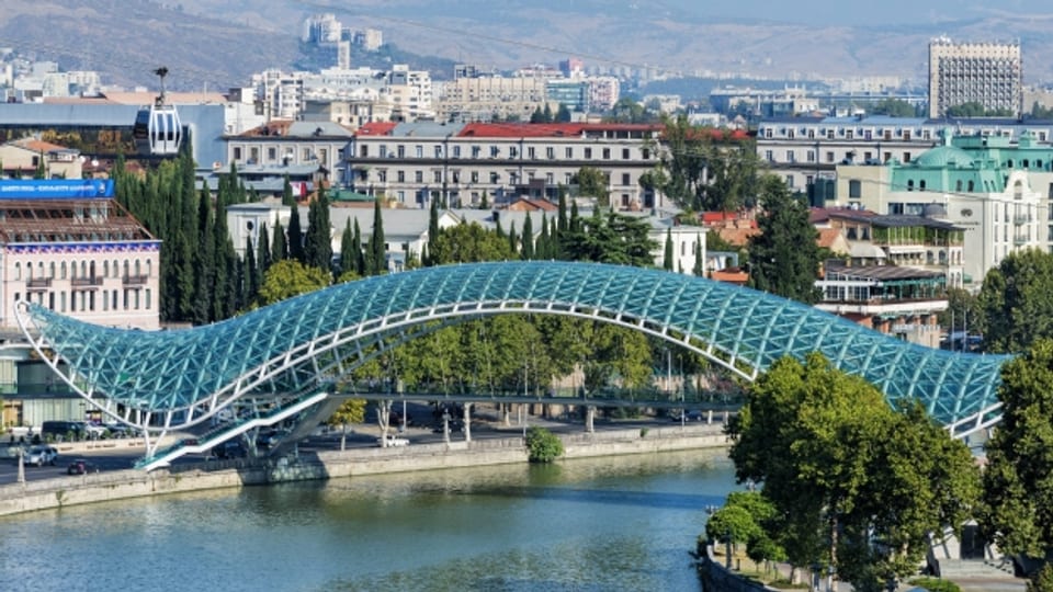 Die Friedensbrücke in Tiflis