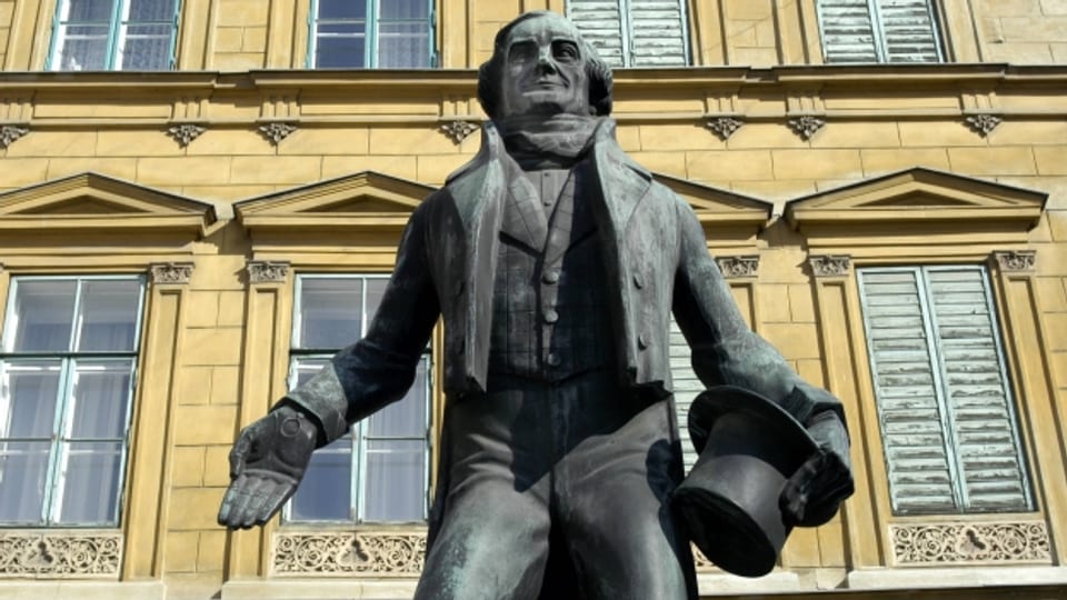 Das Johann Nestroy-Denkmal in Wien