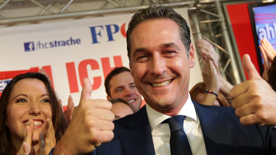Rechte Gewinner: Der Kanditat der FPÖ hat gut lachen.