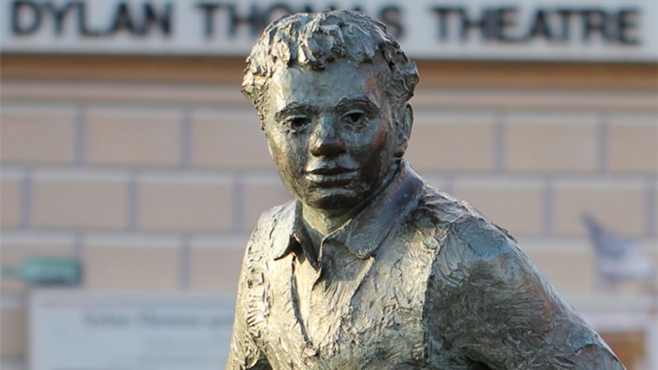 Statue in Dylan Thomas' Geburtsort Swansea.
