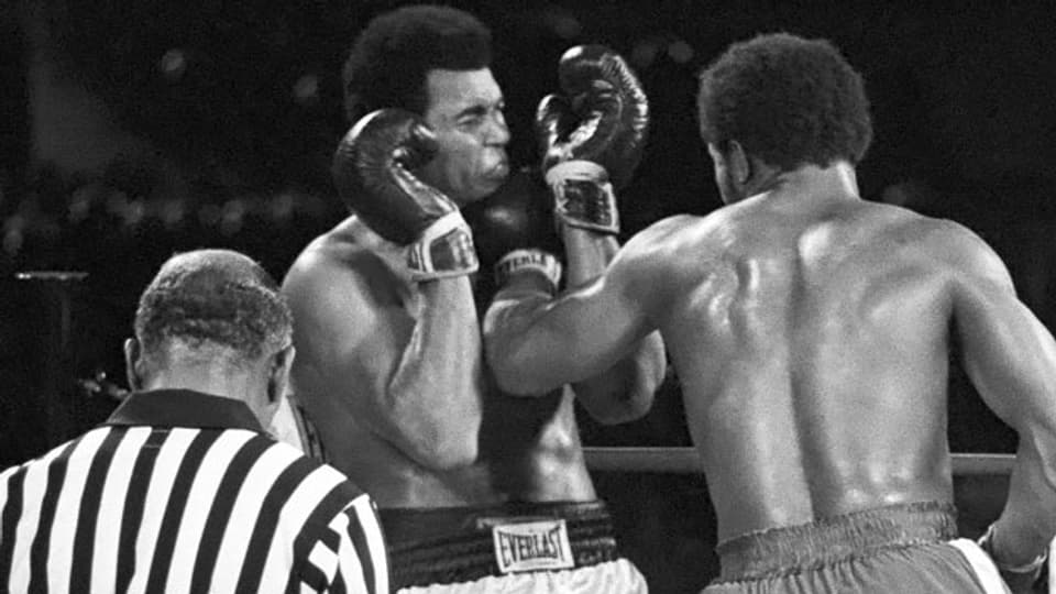 In der fünften Runde bekam er noch George Foremans Linke zu spüren, in der achten Runde siegte er: Muhammad Ali.