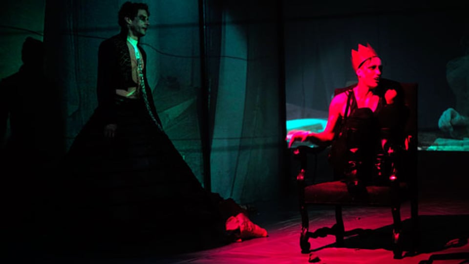 Janet Rothe als Macbeth im Theater Neumarkt.