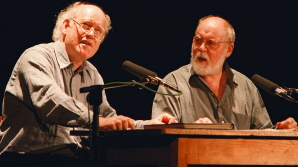 Grossmeister des literarischen Cabarets: Franz Hohler (links) und Hans Dieter Hüsch an den Oltener Cabaret-Tagen, 1997