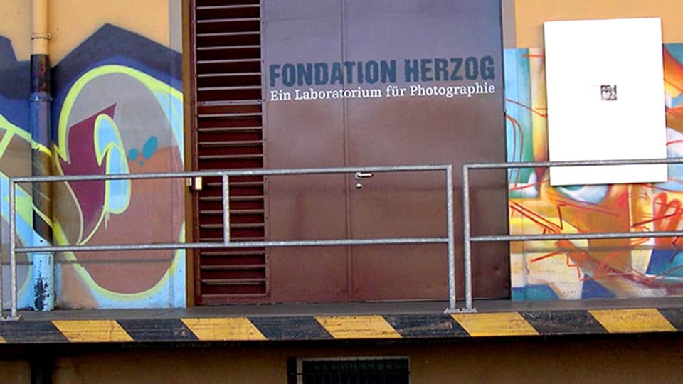Eingang des Laboratoriums für Photographie der Fondation Herzog.