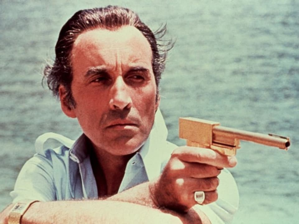 Christopher Lee spielte auch den Widersacher von 007 - 1974 als Scaramanga in "The Man with the Golden Gun"