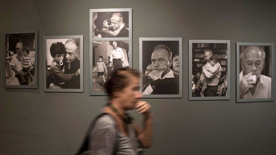 Es beschäftigt viele Künstler, Intellektuelle und Schriftsteller in Israel, warum es Israels Linke nach dem Mord Rabins nie wieder geschafft hat, eine starke Friedensbewegung wie damals zu formieren.